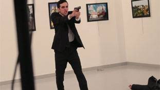 इस कातिल से ज्यादा ताकतवर बंदूक के सामने खड़ा शूटर था...