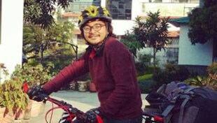 नोटबंदी के दौर में एक कवि की साइकिल यात्रा नोटबंदी के दौर में एक कवि की साइकिल यात्रा