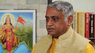 आइए, आरक्षण पर चर्चा तक न करें और मनमोहन वैद्य को सूली पर टांग दें!