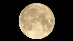 500 रु में चांद पर अपना नाम लिखिए, धोखा नहीं सच है जनाब...