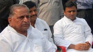 चुनावी महाभारत की रणभूमि में मिले तीन भाई !