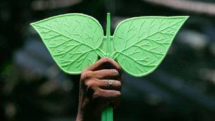 AIADMK टूट के कगार पर है!