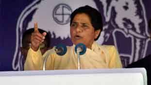 बीजेपी को काउंटर करने के लिए मायावती ने बदला पैंतरा