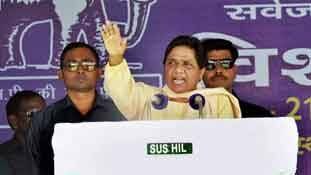 मायावती की राह में बड़ा रोड़ा समाजवादी गठबंधन है या बीजेपी?