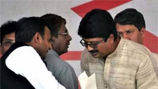 डॉन की छवि को तोड़ने की जद्दोजहद में 'कुंडा का गुंडा