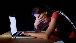 इंटरनेट युग का डरावना ट्रेंड 'रिवेंज पॉर्न' !