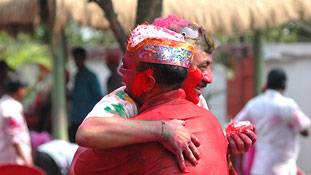 होली को हराम बताने वाले ये जवाब भी सुन लें...