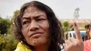 इरोम के लिए भूल सुधार जरूरी था, सच में राजनीति उनके लिए नहीं बनी