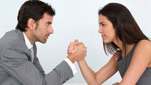 लड़कियों, तुम लड़कों की बराबरी करने की कोशिश भी मत करना !