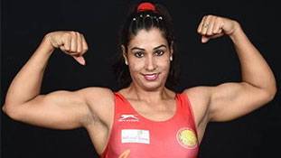 मिलिए 'लेडी खली' से... WWE में पहली भारतीय महिला