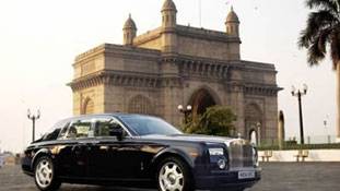 महंगी गाड़ियों पर इसलिए मिल रहा है 20 लाख से 1 करोड़ तक का डिस्काउंट