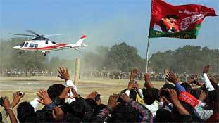 तमिलनाडु के घटनाक्रम 'फेमिली पॉलिटिक्स' के लिए खतरे का संकेत हैं