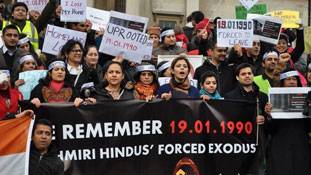 मोदी-राज में कश्मीरी पंडितों का अल्पसंख्यक हो जाना ! मोदी-राज में कश्मीरी पंडितों का अल्पसंख्यक हो जाना !