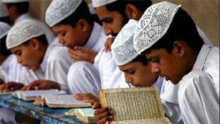 देशभक्ति का पाठ सिर्फ मदरसों में ही क्यों ?