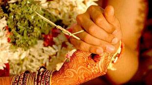 शादी के चार साल बाद भी वर्जिन लड़की की कहानी उसी की ज़ुबानी!