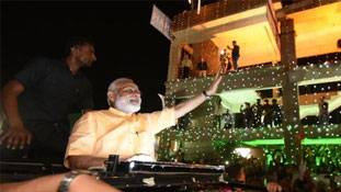 क्या सूरत रोड शो से पाटीदारों के जख्मों पर मरहम लगा पाए मोदी?