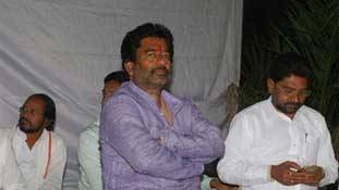 विनम्र होकर गायकवाड़ ने पच्चीस चप्पल मारी, क्या होता अगर गुस्से में होते