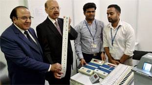 ईवीएम के अखाड़े में दो ही पहलवान, बाकी पवेलियन में