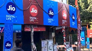 TRAI की रिपोर्ट बता रही है कि जियो का किला ढह रहा है