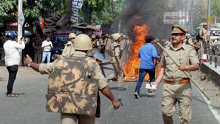 हिंसाग्रस्त क्षेत्रों में सोशल मीडिया पर पाबन्दी ही समस्या का समाधान है