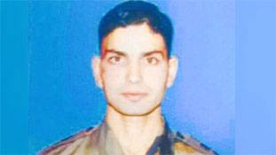 लेफ्टिनेंट उमर फैयाज की हत्या के बहाने सिस्टम फेल होने की बात भी हो जाए