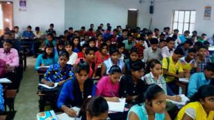 कोचिंग नहीं दिलाती है सफलता, कुछ ऐसा ही बताया है IAS गोपाल ने