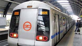 व्यंग: अच्छा तो इसलिए मेट्रो में पकड़े गए 90% पॉकेटमार, महिलाएं हैं