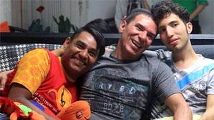 कपल, युगल, दंपति एक तरफ- ये हैं 'तीन जिस्म एक जान' !!