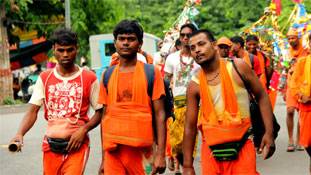 एक पक्ष कावड़ियों का भी