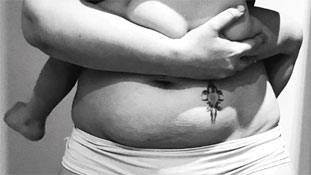 प्रेगनेंसी के बाद अपने शरीर पर शर्मिंदगी महसूस कर रही हों तो ये पढ़ लें...