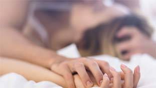 उत्तेजना के लिए क्या-क्या कर रहे हैं भारतीय स्त्री-पुरुष !