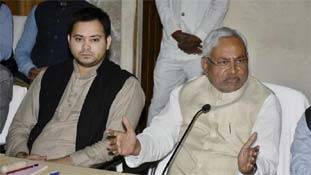 तेजस्वी को अपना तेज दिखाने के लिए इस्तीफा दे देना चाहिए था