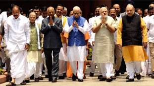 गुस्‍ताखी माफ, राष्ट्रपति - उपराष्ट्रपति उम्‍मीदवार क्‍लास मॉनीटर जैसे क्‍यों ?