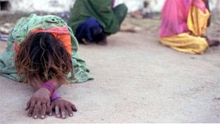 न्यू इंडिया के हसीं सपनों में, ऐसी खबरें चींटी के काटने से उपजी पीड़ा है