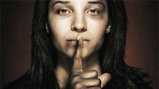 अब अपनी पत्नी का बलात्कार करने के 5 'सरकारी' कारण