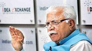 मैथ्स, साइंस में कम नंबर लाने वाले हाईस्कूल स्टूडेंट्स की तरह डांट खा रहे हैं खट्टर