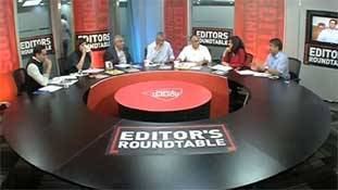 कठघरे में खड़ी मोदी सरकार गिना रही है नोटबंदी का फायदा !