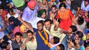 दिल्ली में भाजपा की जमीन खिसकी, 15 दिनों के अंदर चौथी हार