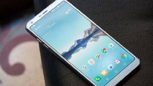 सैमसंग नोट 8 या आईफोन 8 को टक्कर दे सकते हैं ये 5 सस्ते फोन्स!