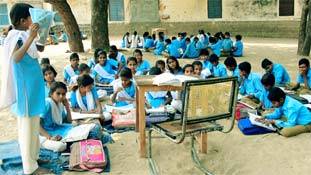 समझ लो सरकार... हरि रूठे गुरु ठौर है, गुरु रुठै नहीं ठौर