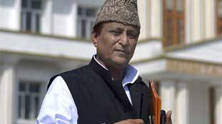 फौज का ‘चाबुक’ पाकर खुश हुए विवाद-ए-आजम