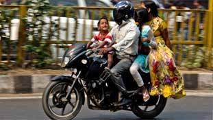 बाइक में बस एक सीट! ऐसे आईडिया आप लाते कहां से हैं माई-बाप