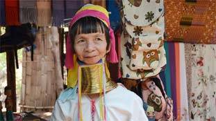 मर्दों को खुश करने के लिए औरतों ने जुल्‍म को रिवाज बना लिया!