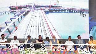 GST से रोते गुजरातियों को पीएम ने दिया रो-रो का तोहफा