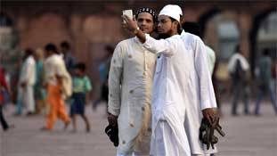 ये बेबुनियाद फतवे कुछ वैसे ही हैं, जैसे तेज लूज-मोशन या फिर अपच के चलते हुई उल्टी