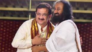 कोर्ट के बाहर बाबरी मस्जिद मामले को निपटाना भाजपा की साजिश है! कोर्ट के बाहर बाबरी मस्जिद मामले को निपटाना भाजपा की साजिश है!