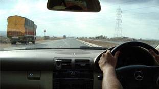 अपनी गाड़ी या कैब... किसमें होगा ज्यादा फायदा...