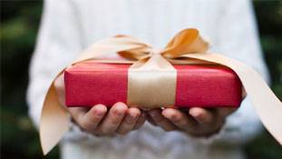 नए साल पर किसी को दे सकते हैं 100 रुपए से कम कीमत वाले ये Gifts...