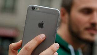 तो इसलिए अपने आप धीमे हो रहे हैं iPhones...