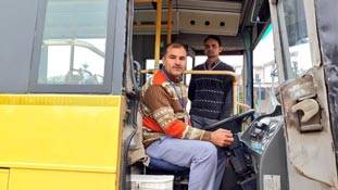 स्‍कूल बस के ड्राइवर काका की आपबीती जिसने करणी सेना के गुंडों से बच्‍चों को बचाया